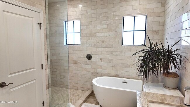 Building Photo - 10757 N 74th St