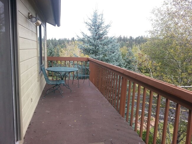 Building Photo - Available Now: 2 Bed - 2 Bath Townhouse, Continental area - $1,925