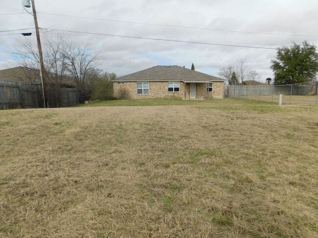 Building Photo - Available NOW!!!! Gorgeous 1 story, 3 bedroom, 2 bath, 1 car garage home. Spacious living room an...