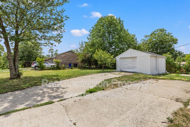 Building Photo - 1222 Trent Blvd