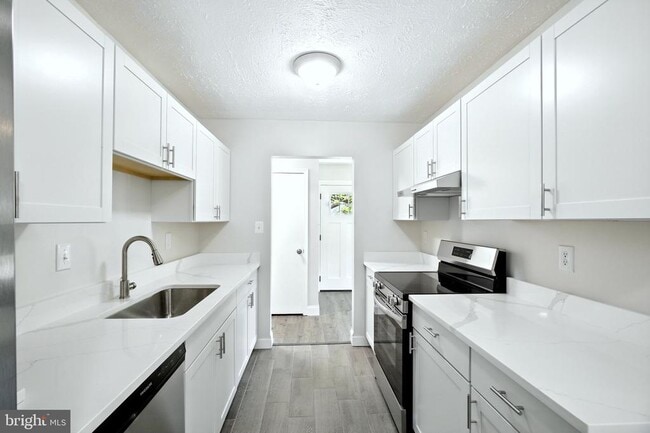 Building Photo - 3295 Jesmond Ct