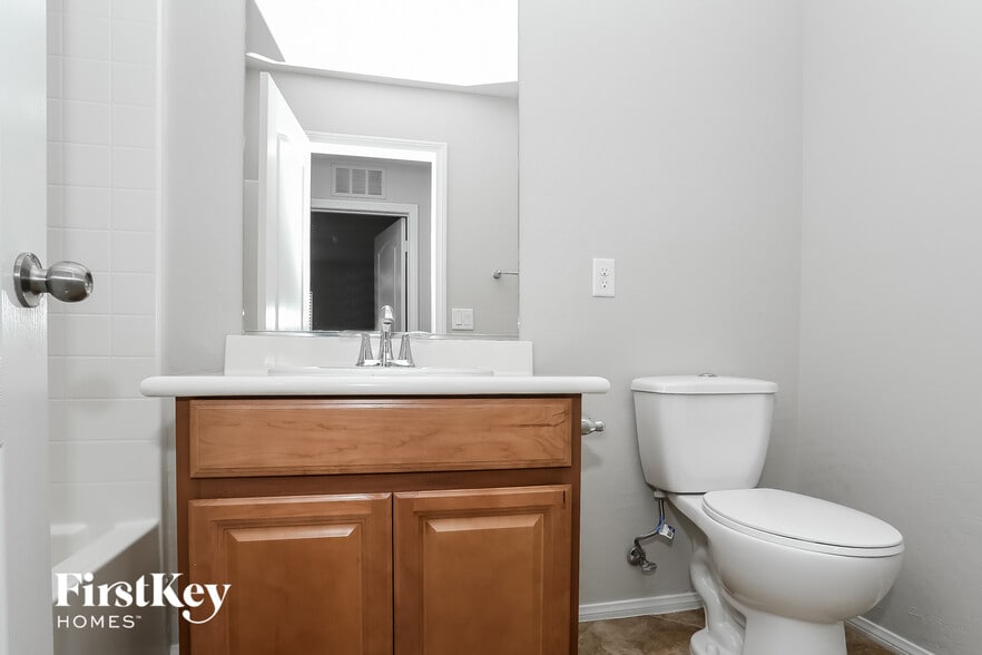 Building Photo - 7600 Scarlet Tapestry Ct