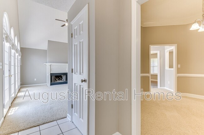 Building Photo - 208 Stonington Dr