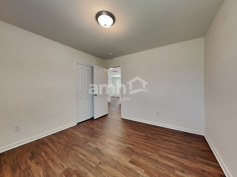 Building Photo - 1416 Paulonia Way