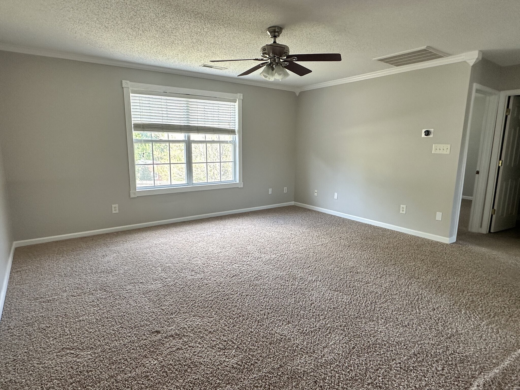 Building Photo - 8017 Hill-N-Dale Dr