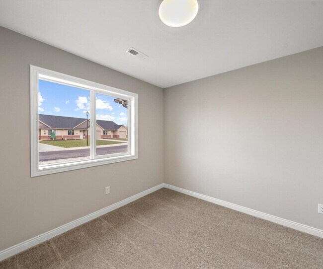 Building Photo - 5401 Volterra Dr