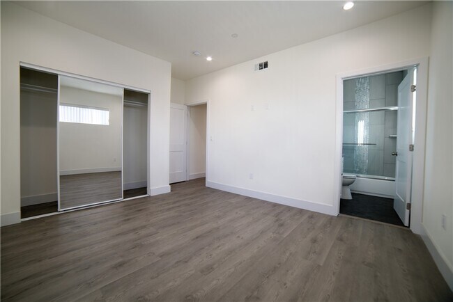 Building Photo - 4559 Pickford St