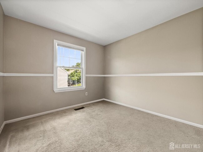 Building Photo - 30 Renaissance Ln