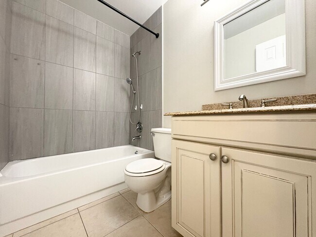 Building Photo - Carpet Free ~ 4 BR Home in Oviedo ~ Top Rated Schools