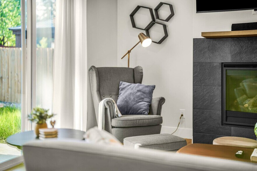 Building Photo - 15206 NE 96th St