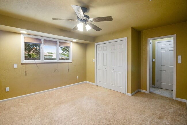 Building Photo - 6 Muskogee Ln