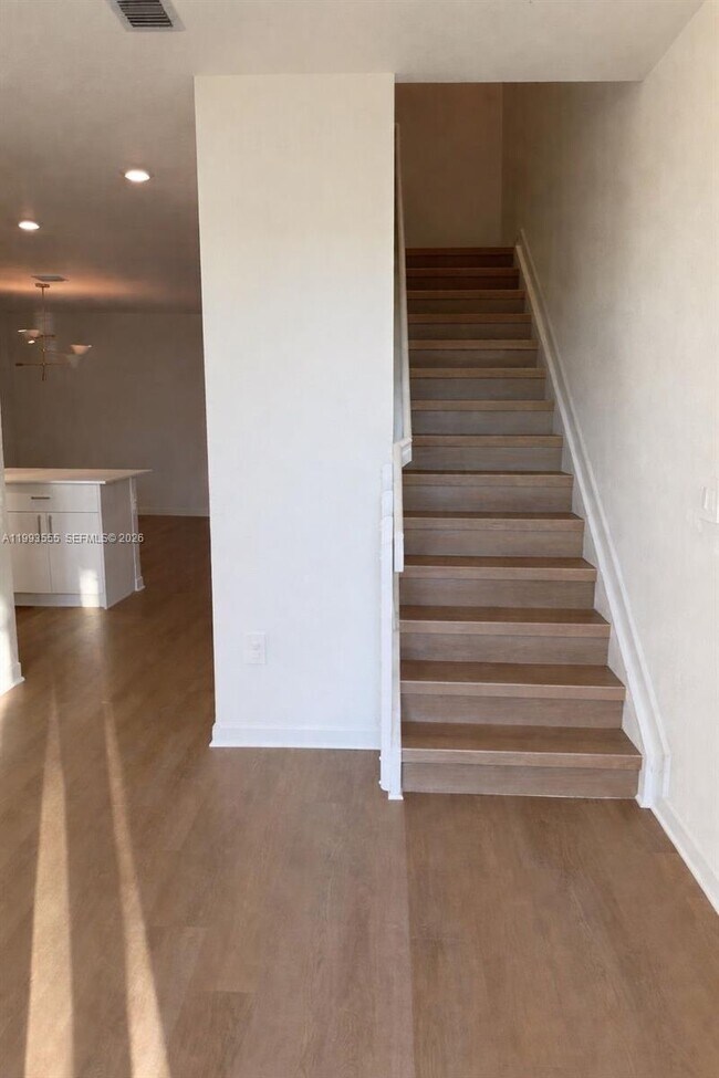 Building Photo - 26459 SW 148th Ave