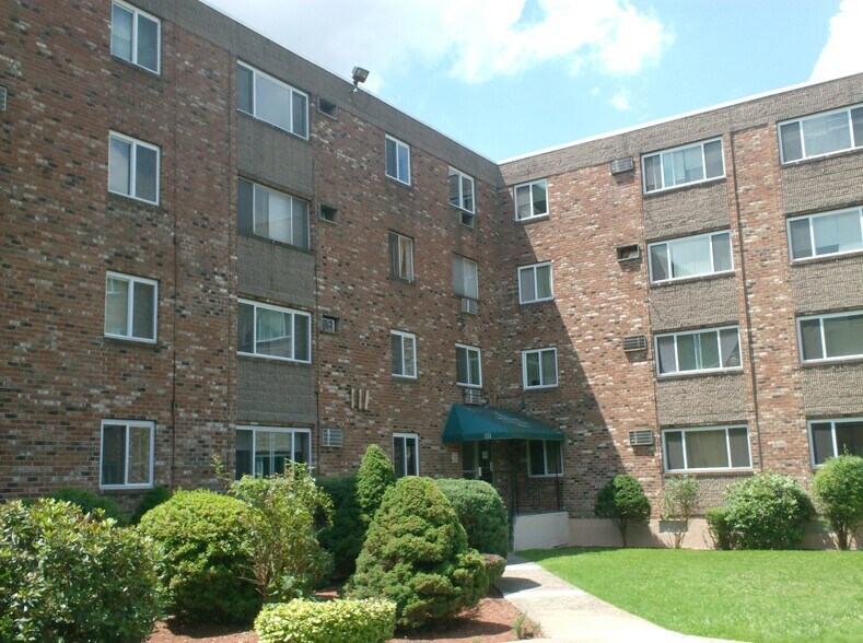 Concord Hills Apartments 105111 Sherbrooke Ave Hartford CT 06106