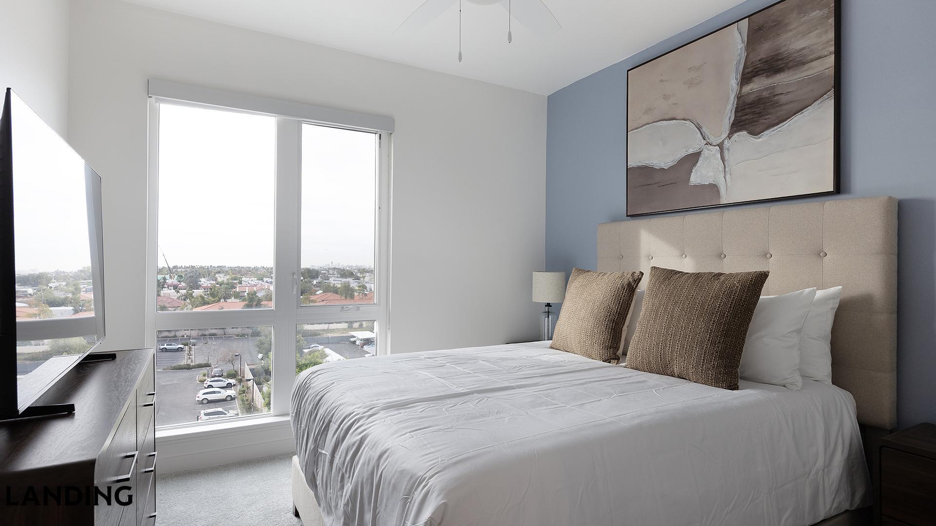 Building Photo - 707 S Farmer Ave