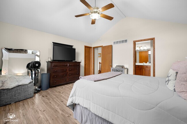 Building Photo - 306 Grande Dr