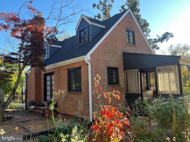 Building Photo - 6008 Bryn Mawr Ave