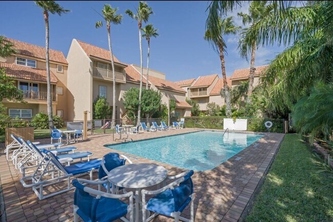 Building Photo - 206 W Red Snapper St