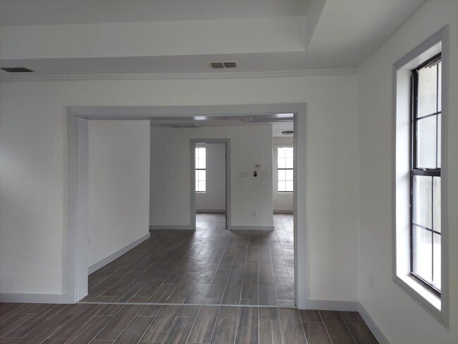 Building Photo - 755 Calle Milpa Verde