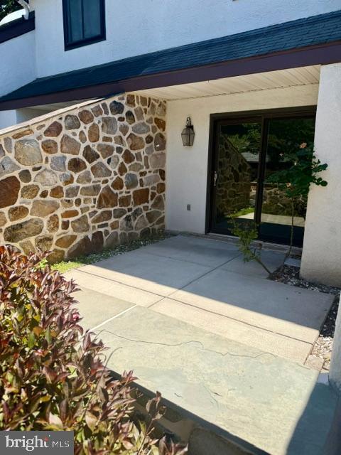 Building Photo - 127 Pinecrest Ln