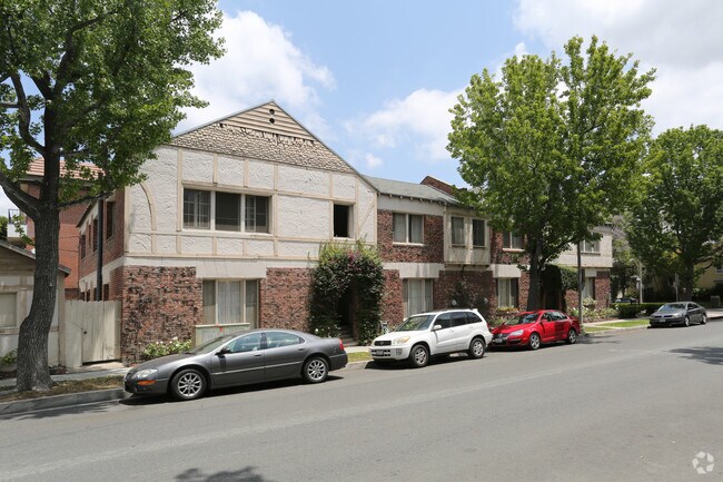 Building Photo - 9207 Alden Dr