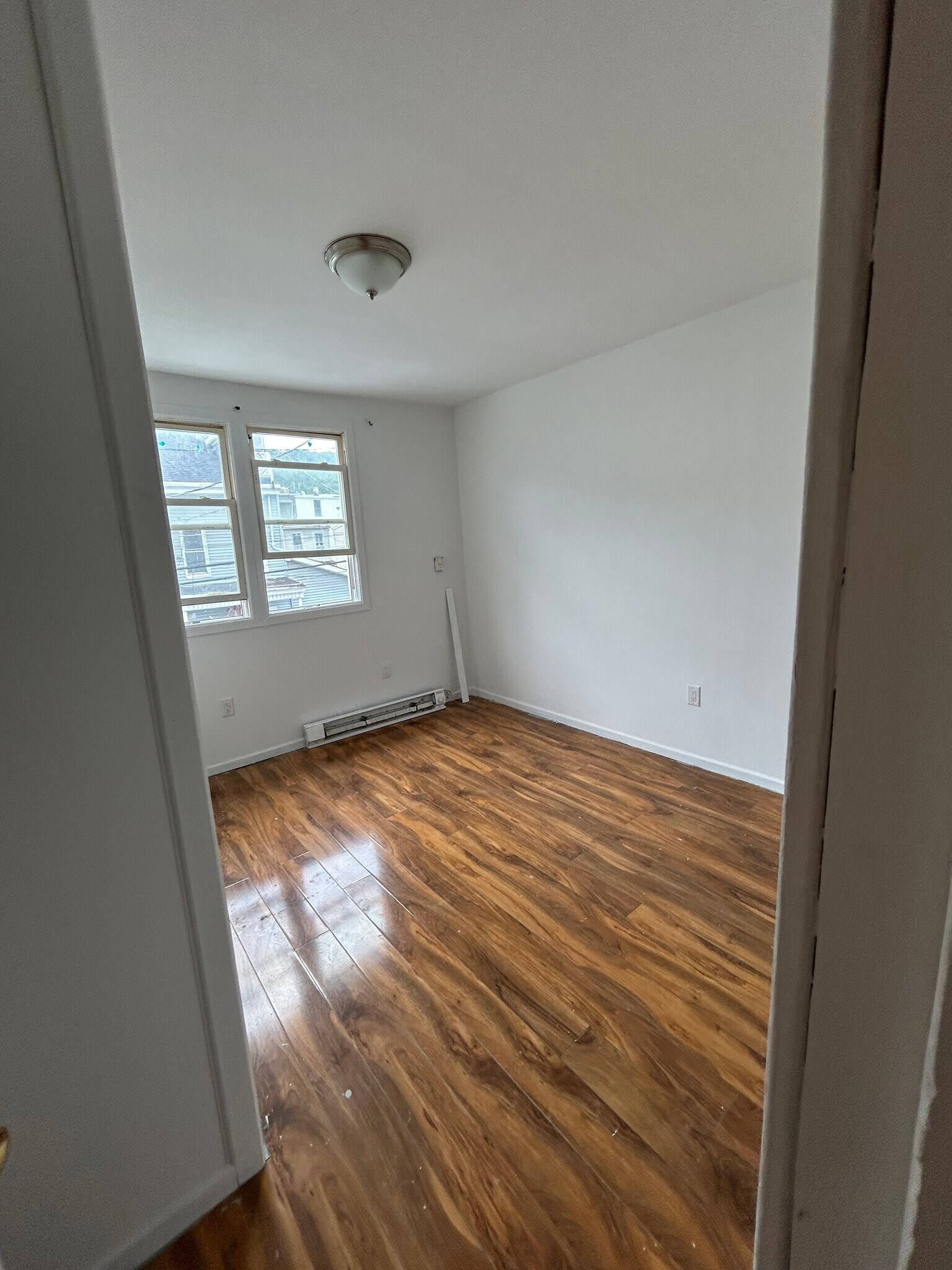 Building Photo - 17 E Pine St