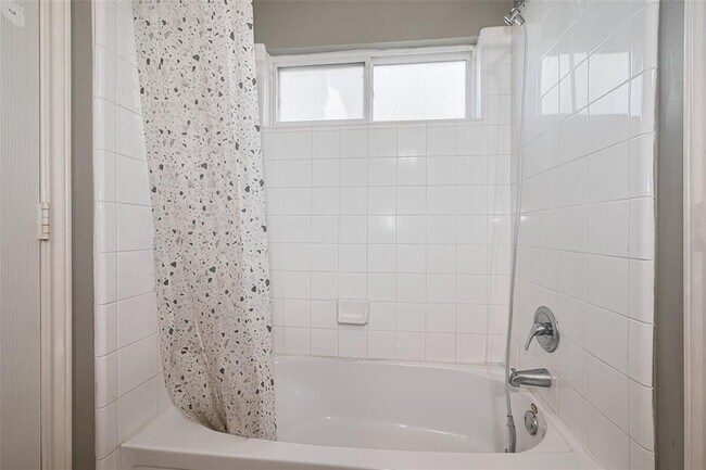 Building Photo - 11030 KNOBBLEY Oak Ct