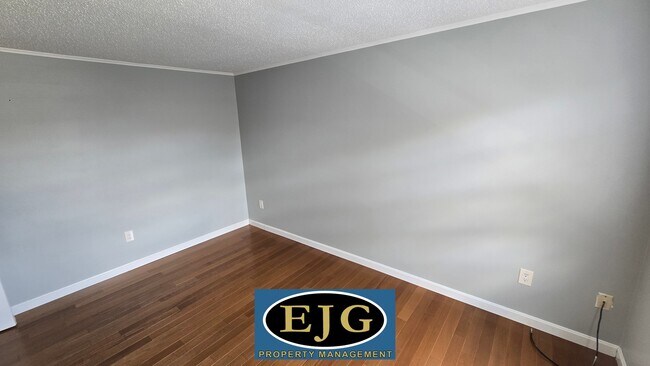 Building Photo - 158 Beech St