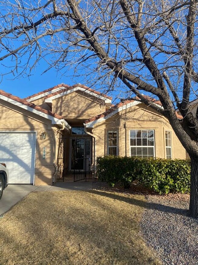 Primary Photo - Really nice 3 bedroom, 2 bath home with nu...