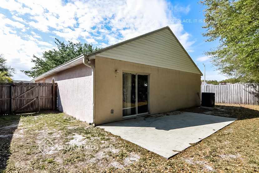 Building Photo - 6304 Calamari Pl