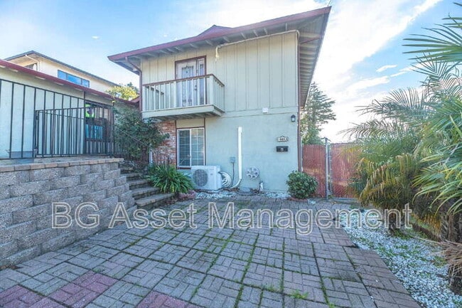 Building Photo - 961 Barkley Ct