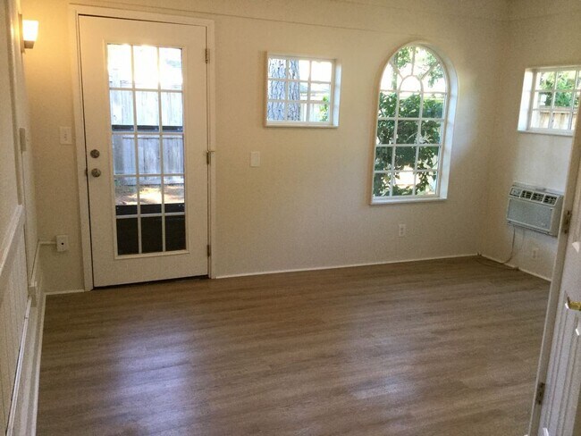 Building Photo - KEY COLONY AT COVIL ESTATES