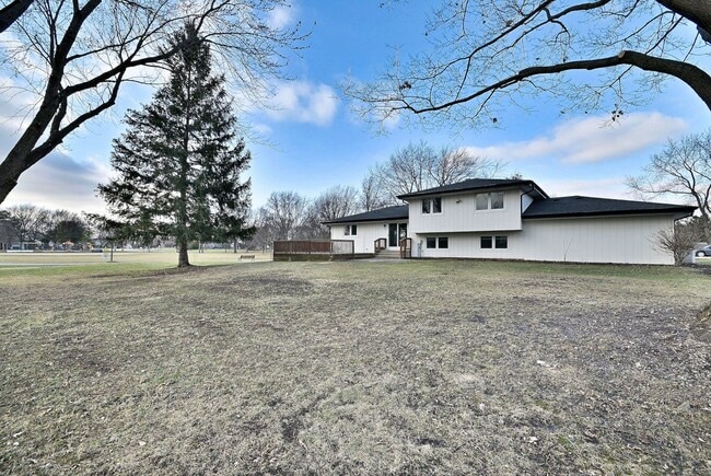 Building Photo - 263 Bobwhite Ln