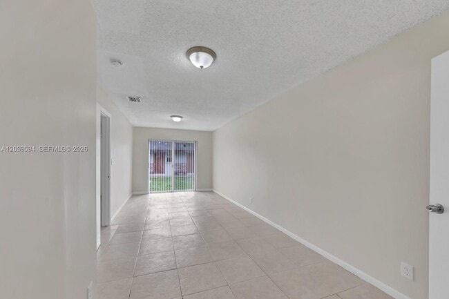 Building Photo - 2610 Riverland Dr