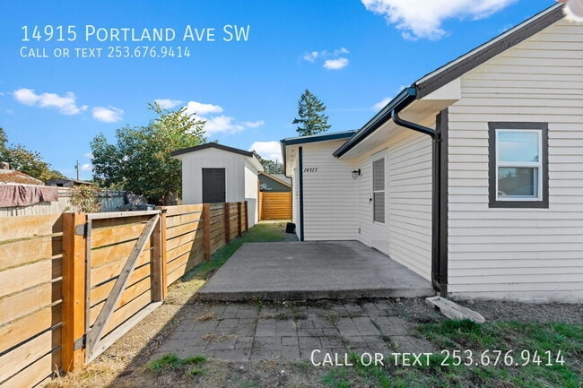 Building Photo - 14915 Portland Ave SW