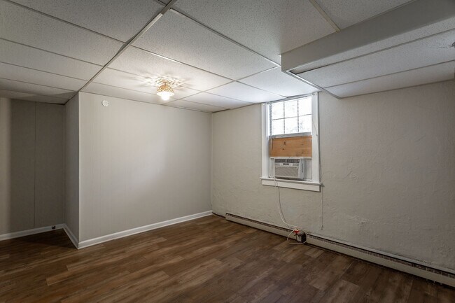 Building Photo - 321-325 Pine Ridge Road