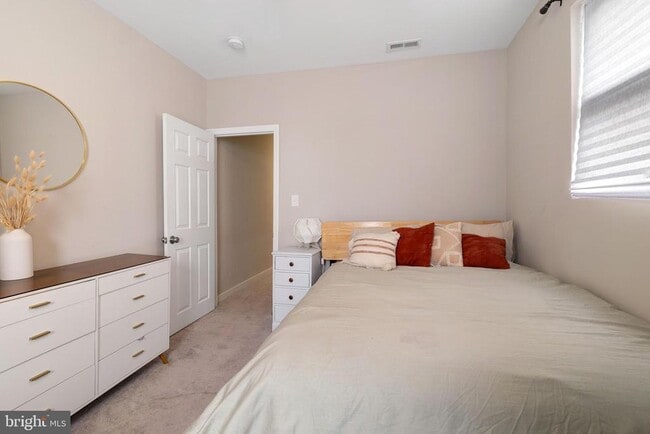 Building Photo - 1741 Georges Ln