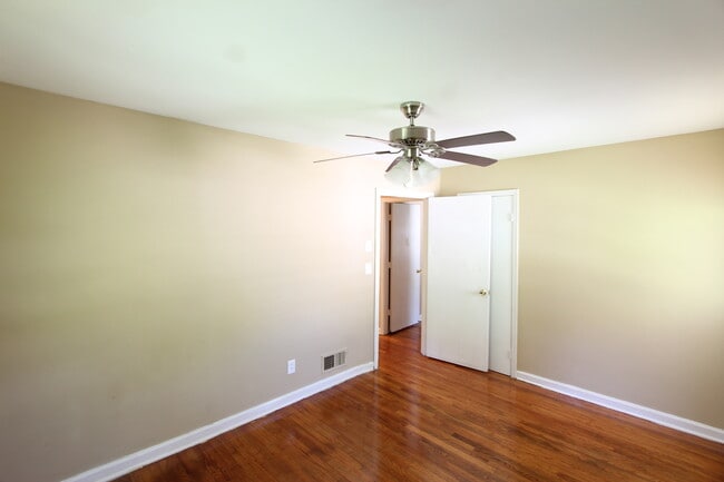 Building Photo - New On The Market!! Will not last long at ...