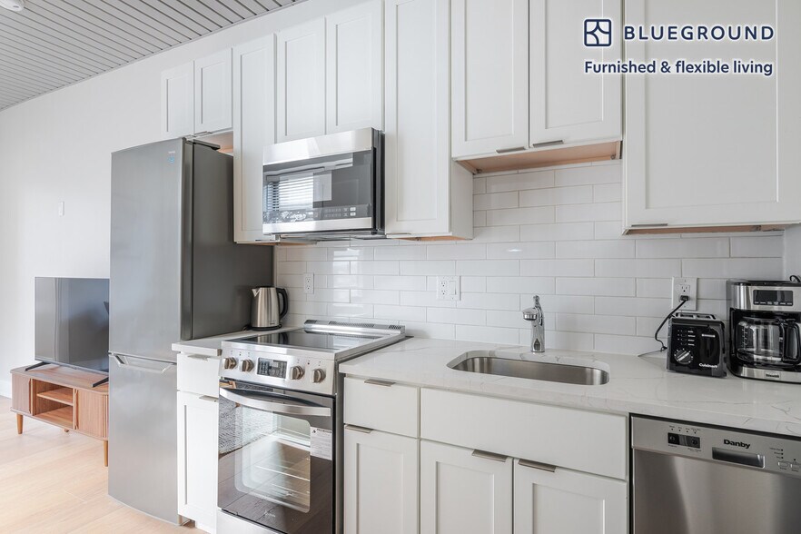 Building Photo - 44 Bromfield St