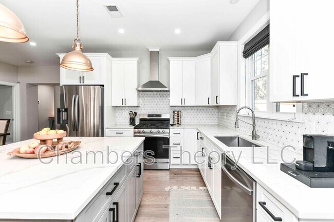 Building Photo - 3601 Keota St
