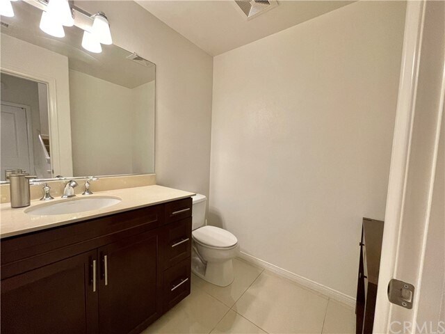 Building Photo - 36 Calypso