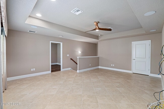 Building Photo - 829 Pinewood Dr