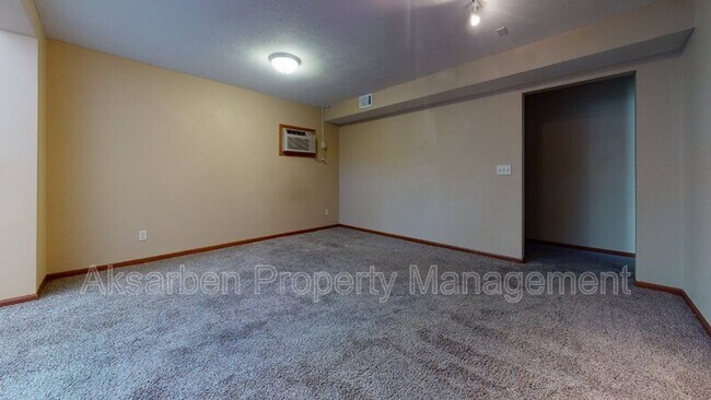 Building Photo - 2776 33rd Ave
