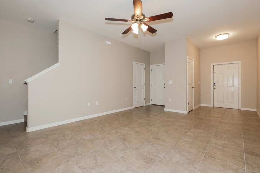 Building Photo - 12926 Utopia Gardens Way