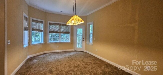 Building Photo - 6926 Linkside Ct