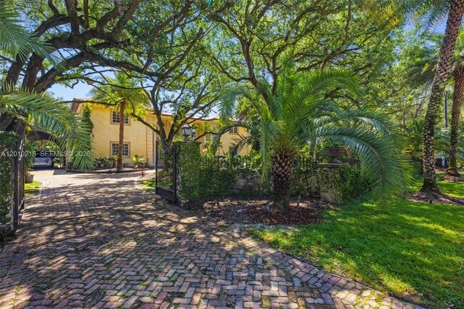 Building Photo - 6905 SW 75th Ave
