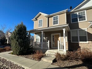 Building Photo - SPACIOUS 3BD/2.5BA TOWNHOME at THE BLUFFS ...