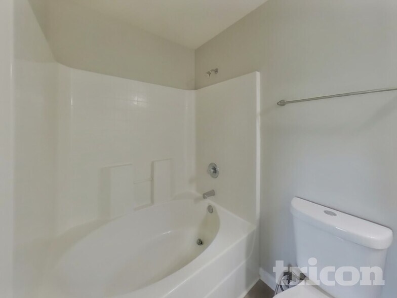 Building Photo - 12360 Anarania Dr