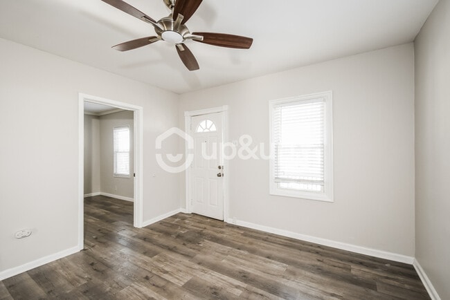 Building Photo - Fantastic 2bd/1ba home! Let yourself in!