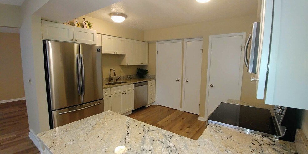 Building Photo - 837 Tollis Pkwy