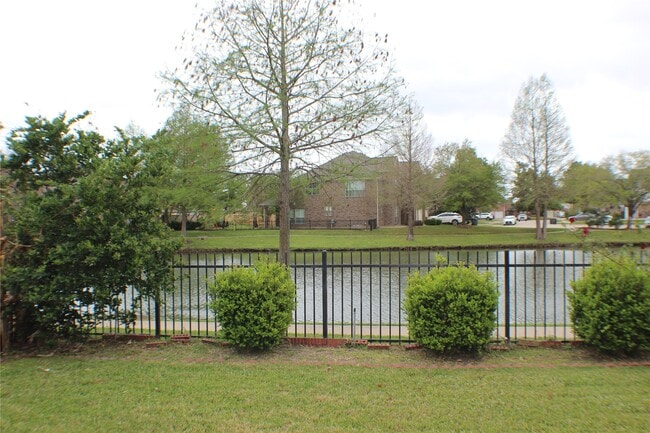 Building Photo - 12231 Ashford Park Dr